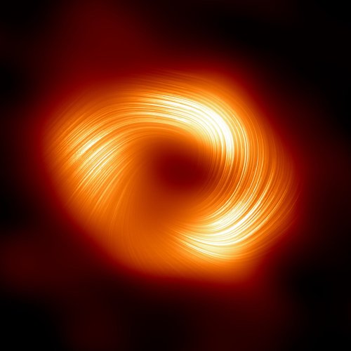 Neues Foto zeigt supermassereiches Schwarzes Loch, das von Magnetfeldern umkreist wird