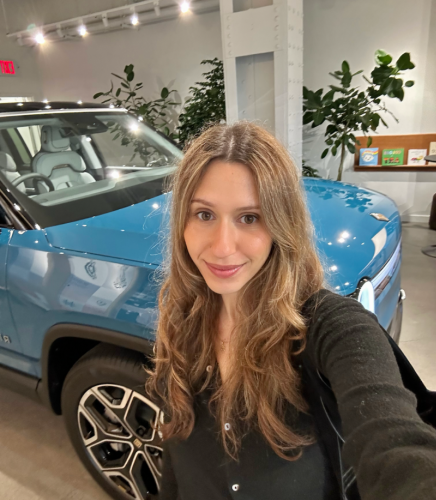 Erlebnis statt Autohaus: So spektakulär ist der neue Rivian-Showroom in New York