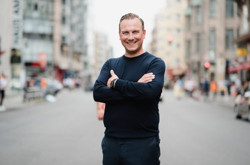 Sternekoch und Unternehmer Tim Raue: „Wenn ich fünf Euro habe, gebe ich sechs aus, sagt mein Bankberater“