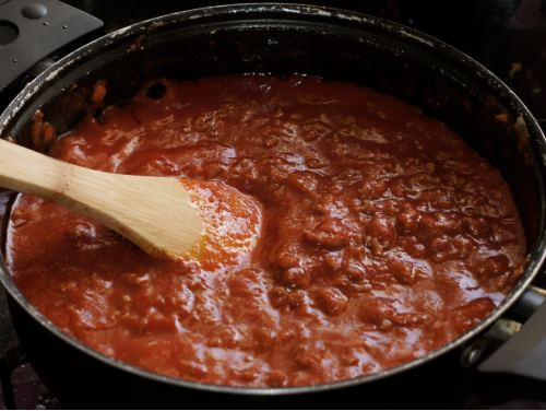 9 Zutaten, mit denen ihr laut Köchen eine einfache Tomatensoße schnell aufpeppen könnt