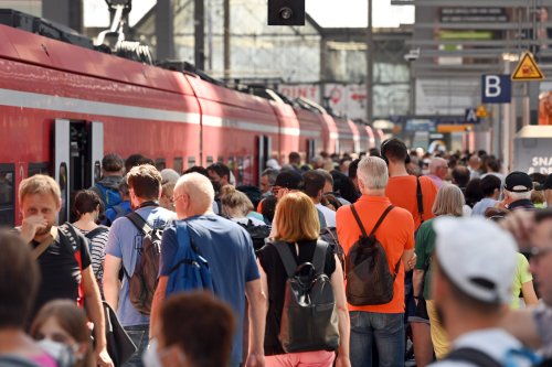Wegen zu vieler Baustellen und Verspätungen: Deutsche Bahn hebt Zugbindung bei allen Tickets auf