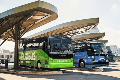 Flixbus übernimmt US-Wettbewerber Greyhound und kauft 1.000 Busse auf