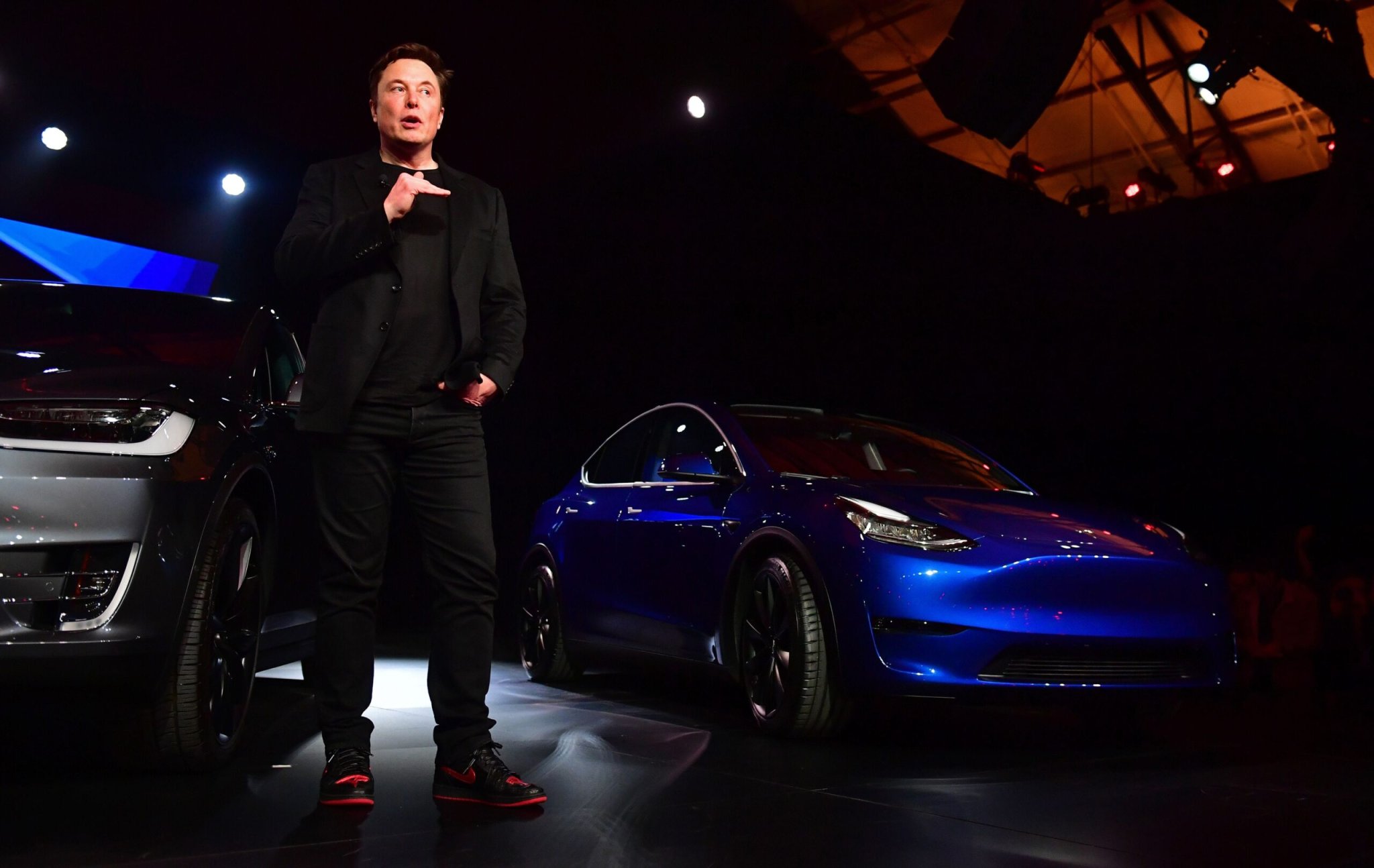 Tesla berief überraschend eine nächtliche Mitarbeiter-Versammlung ein: Darüber sprach Musk um kurz vor 22 Uhr