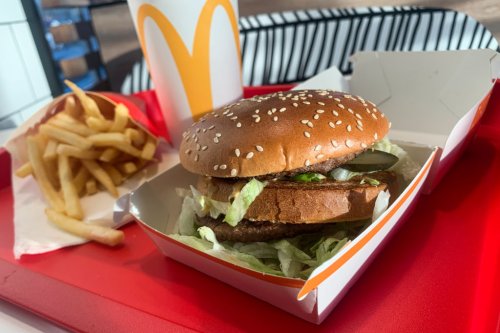 Ein 57-jähriger Mann hat 100 Tage lang bei McDonald's gegessen und sagt, er habe 27 dabei Kilogramm abgenommen