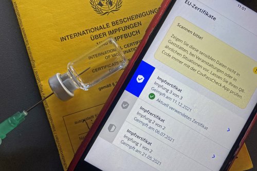 Wenn der Impfnachweis abläuft: Warum ihr vor dem Urlaub die Corona-App checken solltet – und wie ihr das Zertifikat verlängert