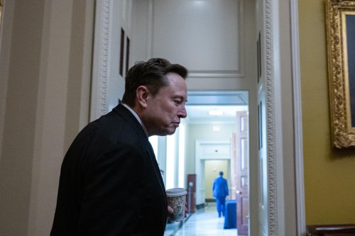 Elon Musk: 4 Fakten über die dunkle Vergangenheit seiner Kindheit