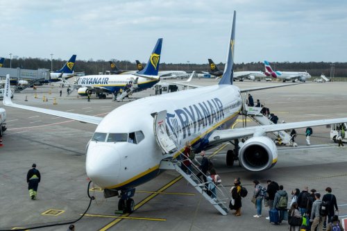 Billig-Airlines vor Gericht: Wegen Handgepäcks-Kosten wird jetzt gegen Ryanair und Co. ermittelt