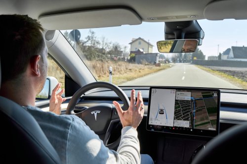 Klage gegen Tesla wegen mutmaßlicher Manipulation von Kilometerzählern