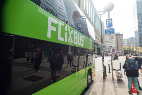 Was das Neun-Euro-Ticket für Fernbusunternehmen wie Flixbus bedeutet