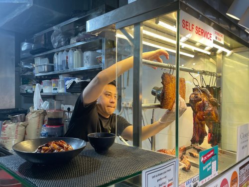Er kündigte seinen Versicherungsjob und eröffnete einen Food-Stand – so läuft es bei ihm heute