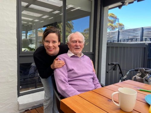 Ich bin 34 Jahre alt und habe einen 91-Jährigen um ein Kaffee-Date gebeten: Er wurde einer meiner besten Freunde