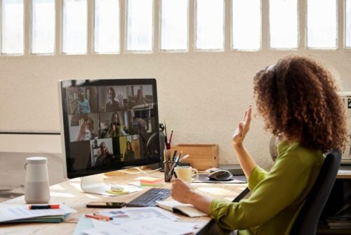 KI schreibt in Meetings mit – muss ich das meinen Kollegen sagen? Das sagen Experten