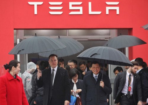 Peking räumte Elon Musk Privilegien für den Bau von Tesla-Werken in China ein – rächt sich das jetzt?