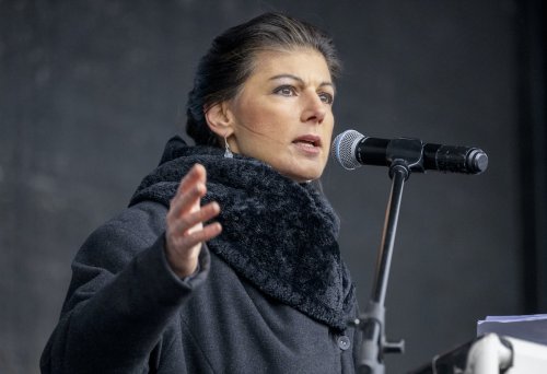 Knapp 800.000 Euro: Bundestag veröffentlicht Nebeneinkünfte von Sahra Wagenknecht