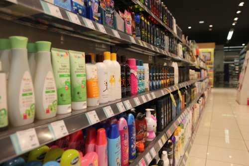 Von Deo bis Haarspray: Bei diesen Drogerieprodukten sind die Preise stark gestiegen – und bei diesen nicht
