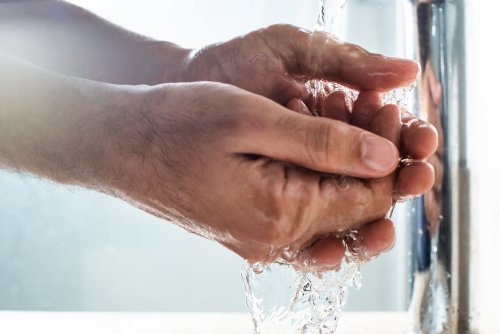 Wasserverbrauch reduzieren: Sieben Tipps, wie ihr euren Verbrauch im Alltag senkt und Geld spart