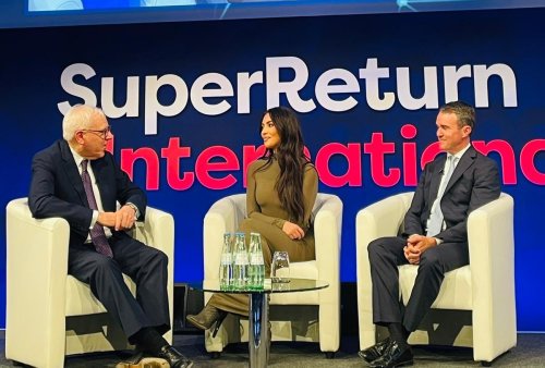 Was macht Kim Kardashian auf einer Berliner Investorenkonferenz?