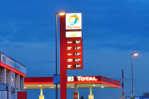 Spritpreise fallen auf Tankrabatt-Niveau: So viel kostet ein Liter Benzin und Diesel derzeit im Durchschnitt