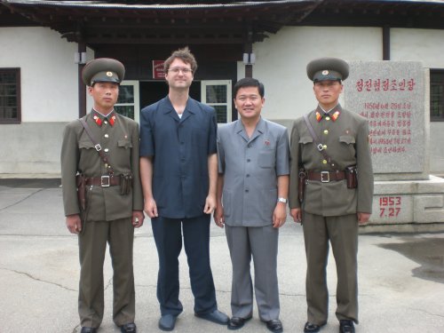 „Ich bin nach Nordkorea gegangen, weil ich auf Amerikaner keinen Bock mehr hatte“ – das bewegte Leben des Volker Eloesser
