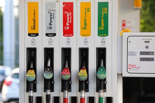 Gas, Öl, Benzin: Preise sinken aktuell kräftig – aus diesen Gründen
