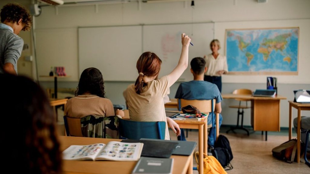 EDUCACIÓN