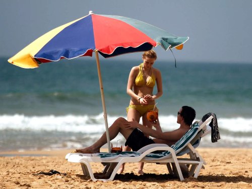 Sri Lanka has ended free long-term visas for Russians and Ukrainians following outrage over a 'whites only' party