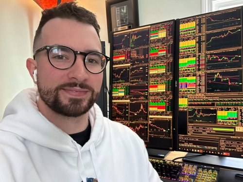 A 24-year-old stock trader who made over $8 million in 2 years shares the 4 indicators he uses as his guides to buy and sell