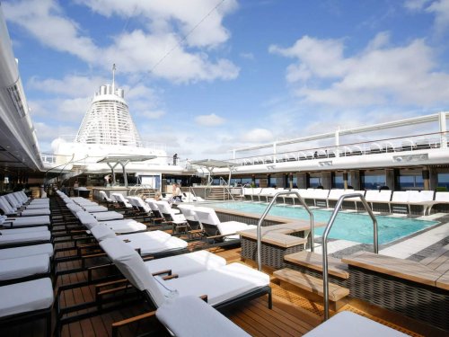 I've been on 2 ultra-luxury cruise ships &mdash; endless caviar and free flights make the $685 per day worth it