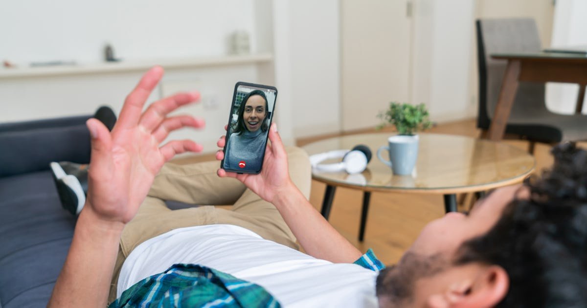 How to Use FaceTime's Magic Eye Contact Feature in iOS