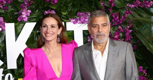 Julia Roberts Proves She’s George Clooney’s Forever Bestie In This Hilarious Red Carpet Dress