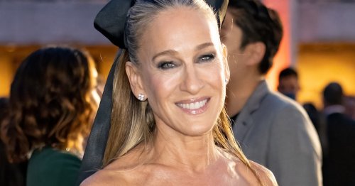 Sarah Jessica Parker Rocked The Exposed Undies Trend Like An Icon