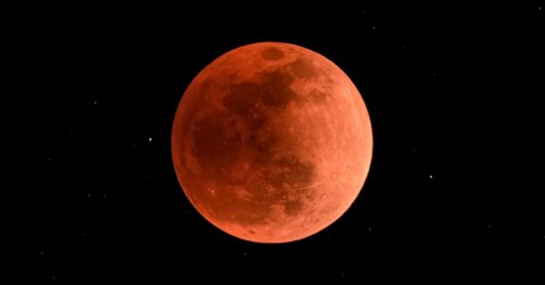 October 2022’s Full Blood Moon In Aries Isn’t Spooky — It’s Powerful