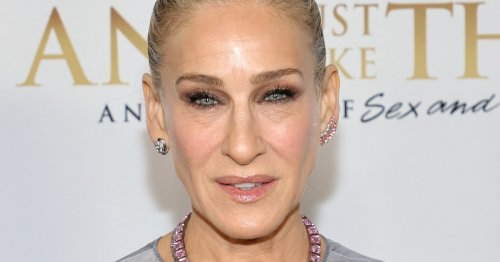 Sarah Jessica Parker Didn’t Like Fans Calling Her Gray Hair Choice “Brave”