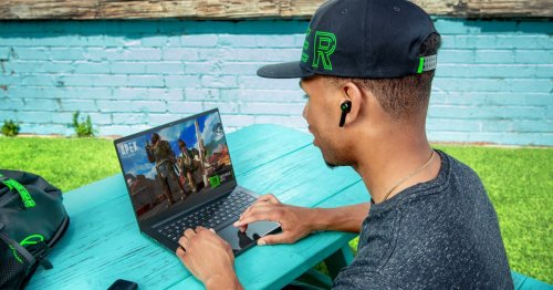Razer's New Gaming Earbuds Give Your Xbox, PlayStation, and Switch Ultra-Fast Audio