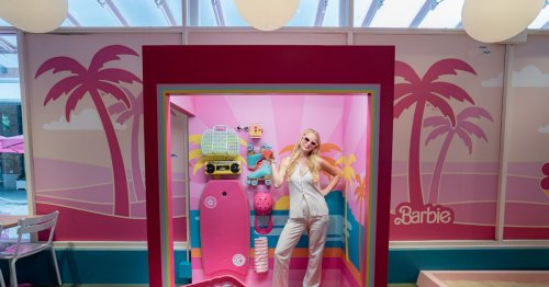 I Went To NYC's Malibu Barbie Cafe & There Are So Many Photo Opps