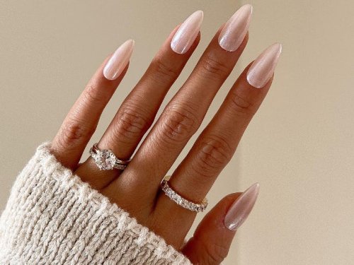 Chromatic Pearl Nails: The Opalescent Glazed Donut Update We Needed This Summer