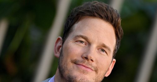 Chris Pratt's shirtless selfie gets upstaged by a sweet note from his