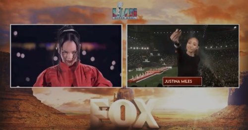 super bowl rihanna sign language