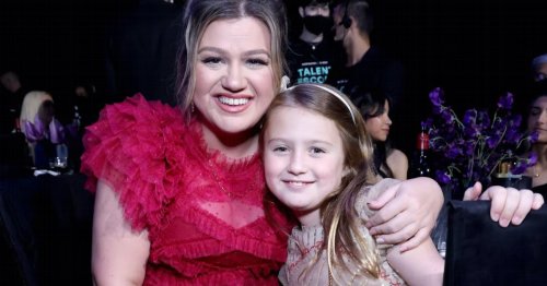 Kelly Clarkson Had The Cutest Mother-Daughter Date At The People's Choice Awards