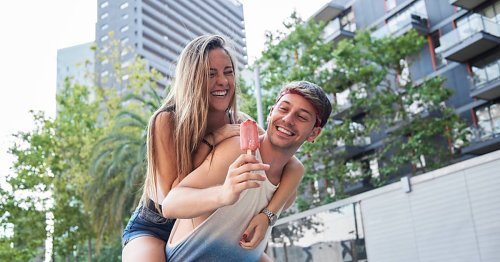 6 Signs Your Partner Sees You As A Fling & Nothing More, So Don’t Catch Feelings