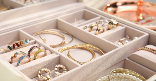 Say Goodbye To Untangling Knotted Chains With These Jewelry Boxes & Organizers