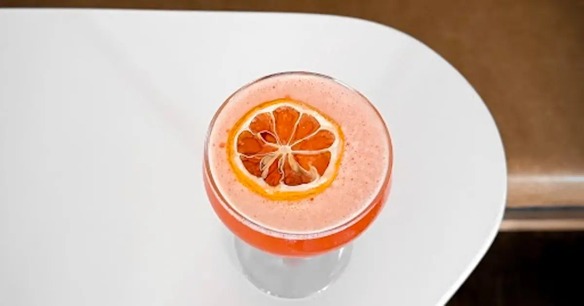 CREATIVE COCKTAILS AND DRINKS - cover