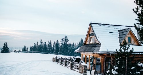 10 Romantic Cabin Getaways For Couples Looking To Reconnect