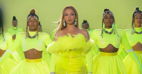 30 Fun Captions To Announce You Quit Your Job That Queen Bey Would Approve Of