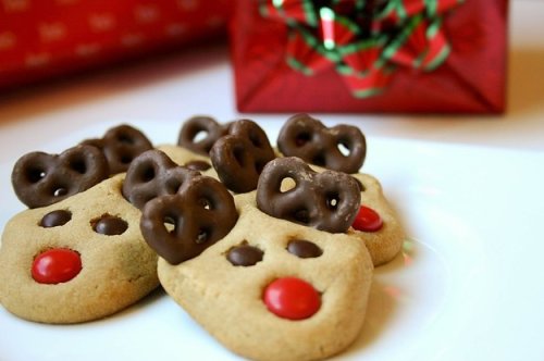 27 Holiday Cookies That Are Almost Too Cute To Eat