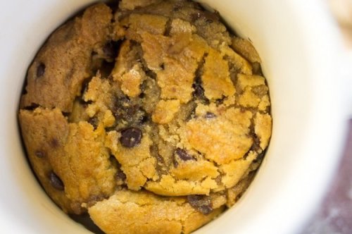 15 Delicious Mug Snacks You Can Make In The Microwave