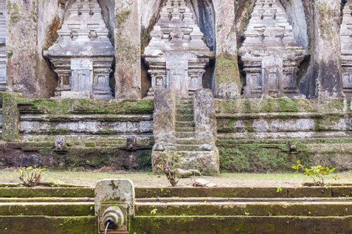 Instagram Fitness Models Criticized for 'Insensitive' Antics With Holy Water at Bali Temple