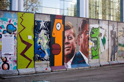 30 Pieces Of The Berlin Wall Spread Out All Over The World