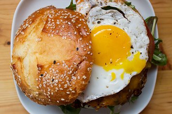 19 Foods That Are Better With A Fried Egg On Top