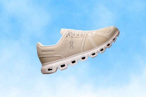 15 Reviewer-Loved Travel Shoes That Are Actually Comfortable To Walk Around In